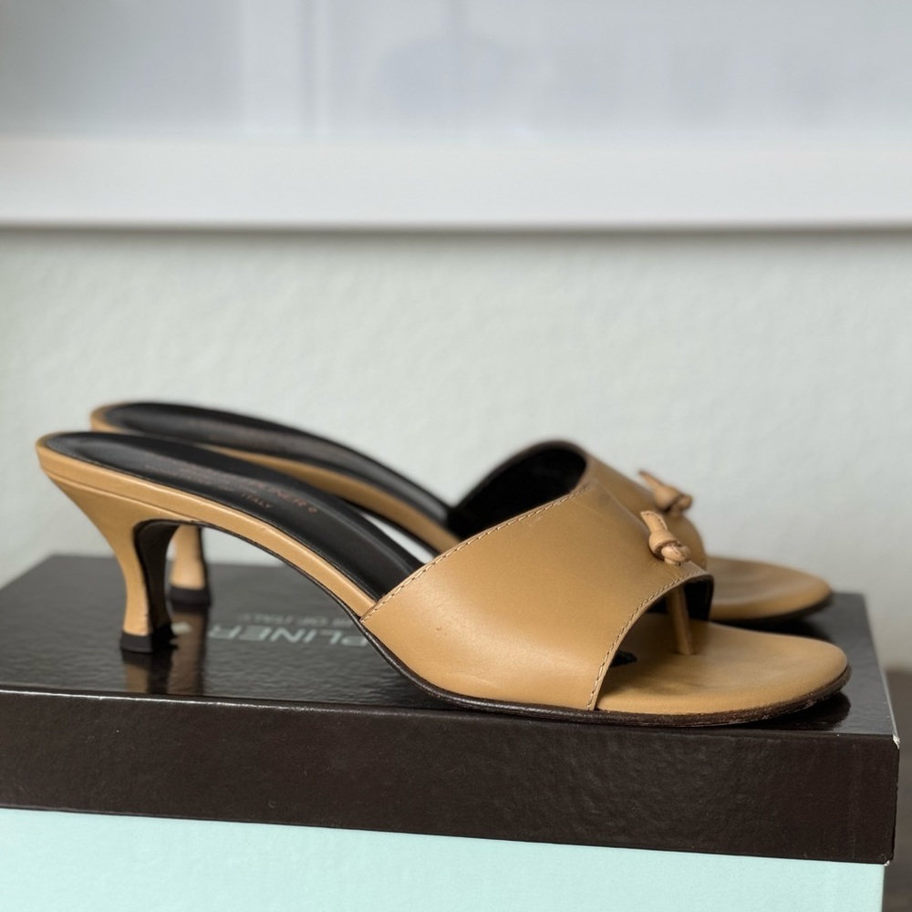 Donald J Pliner Virdis Heel in Beige Vachetta
